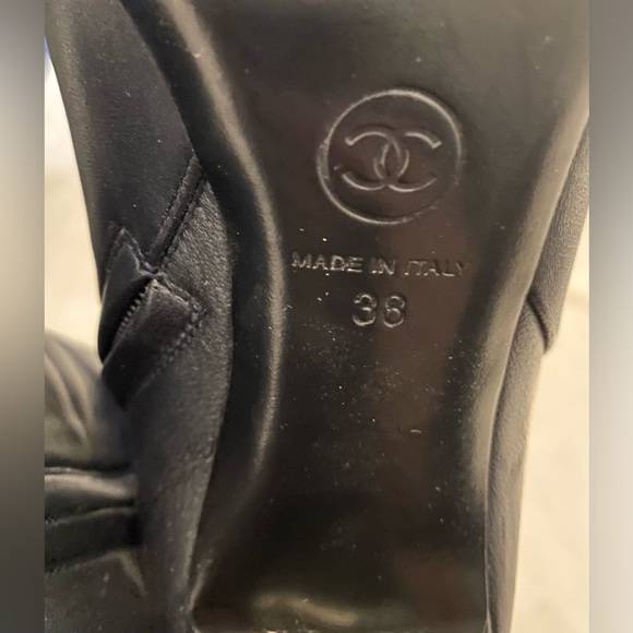 Authentic Chanel leather boots - Picture 6 of 13